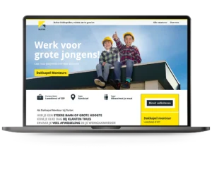 Nieuwe website De Ruiter Dakapellen afbeelding met twee jongens. Slogan op de foto: "Werk voor grote jongens."